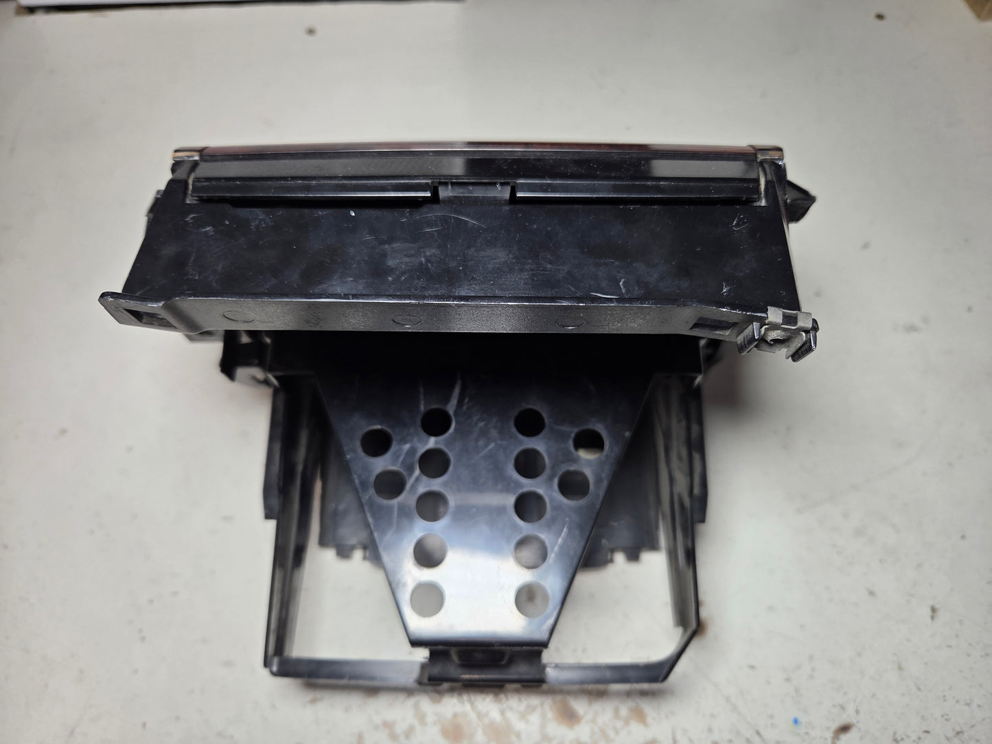 OEM 1999-05 VW radio cage for Mk4 Jetta Golf Wood Grain trim With Cup Holder GLX Climatronic