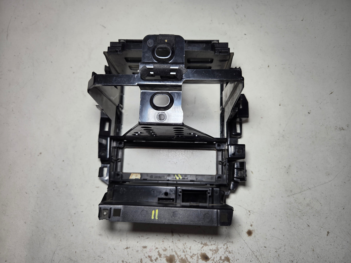 OEM 1999-05 VW radio cage for Mk4 Jetta Golf Wood Grain trim With Cup Holder GLX Climatronic