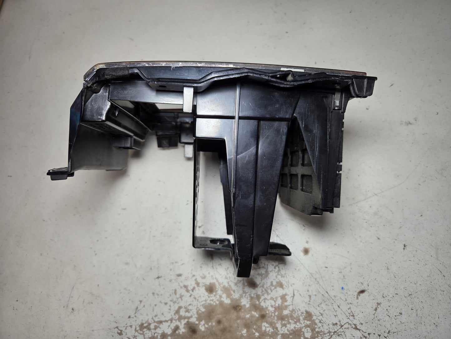 OEM 1999-05 VW radio cage for Mk4 Jetta Golf Wood Grain trim With Cup Holder GLX Climatronic