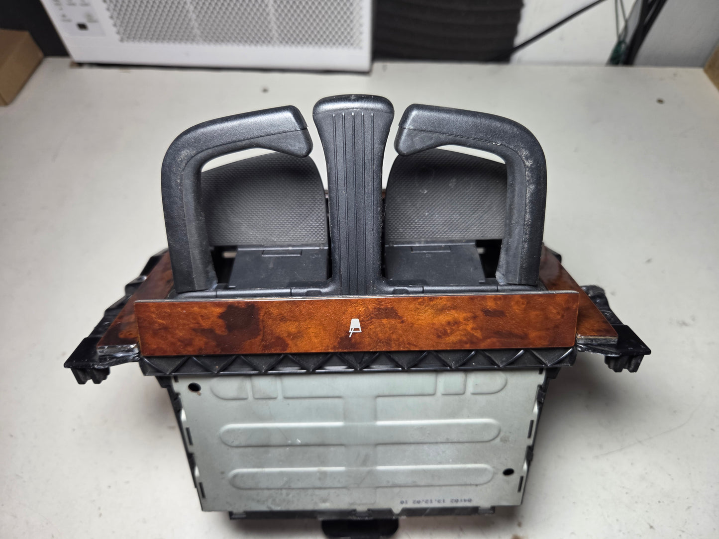 OEM 1999-05 VW radio cage for Mk4 Jetta Golf Wood Grain trim With Cup Holder GLX Climatronic