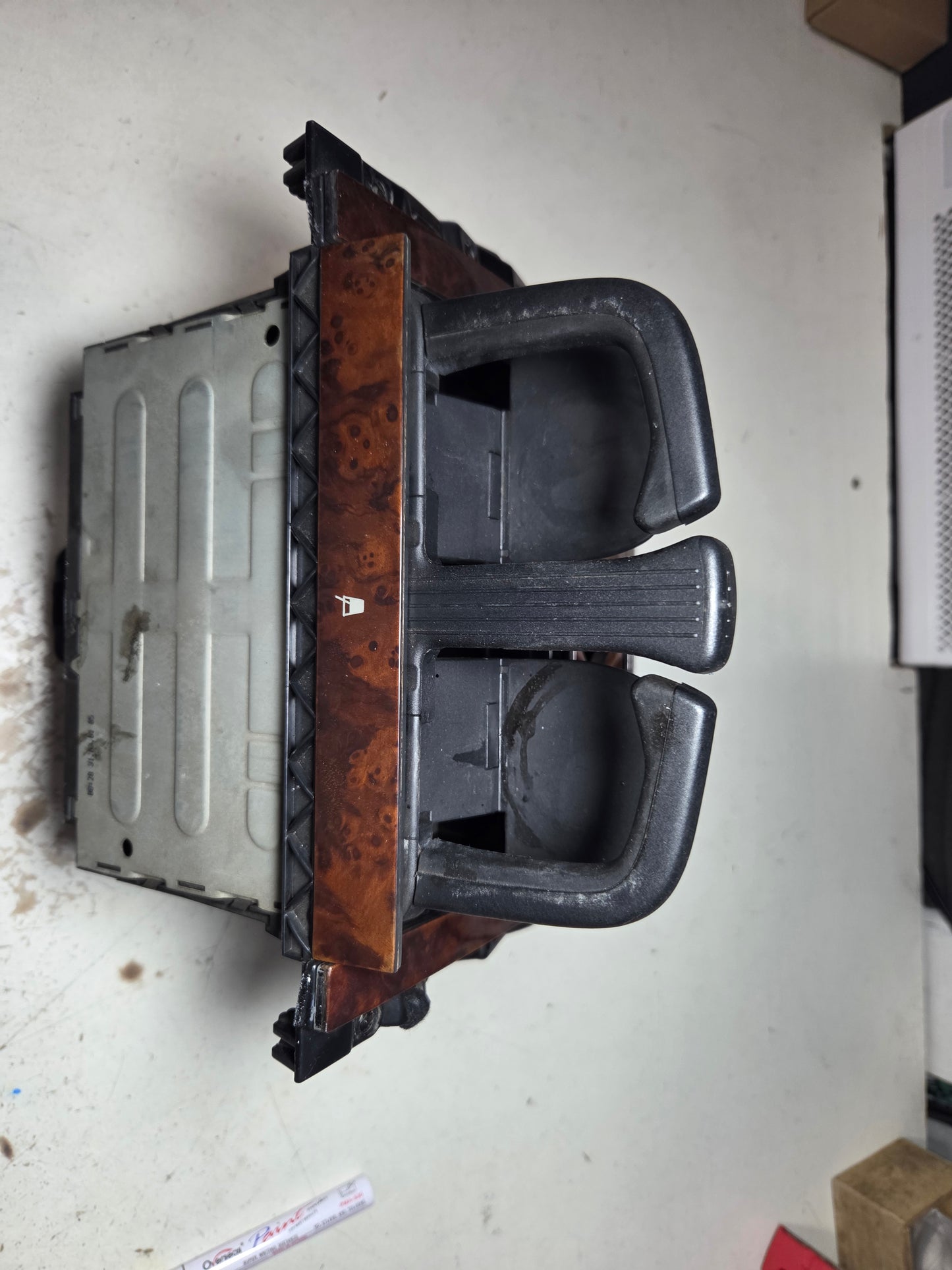 OEM 1999-05 VW radio cage for Mk4 Jetta Golf Wood Grain trim With Cup Holder GLX