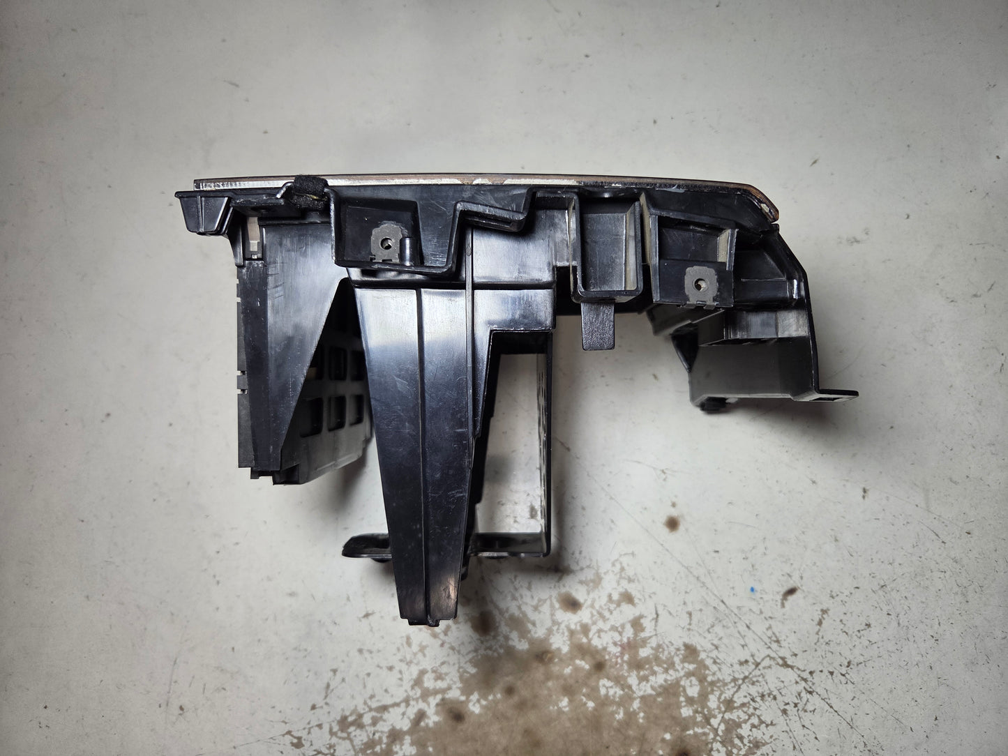 OEM 1999-05 VW radio cage for Mk4 Jetta Golf Wood Grain trim With Cup Holder GLX